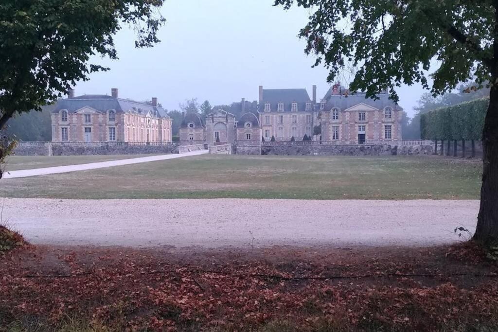 F2 Au Pied Du Chateau Et A 15Min De Center Parc La Ferté-Saint-Aubin Εξωτερικό φωτογραφία